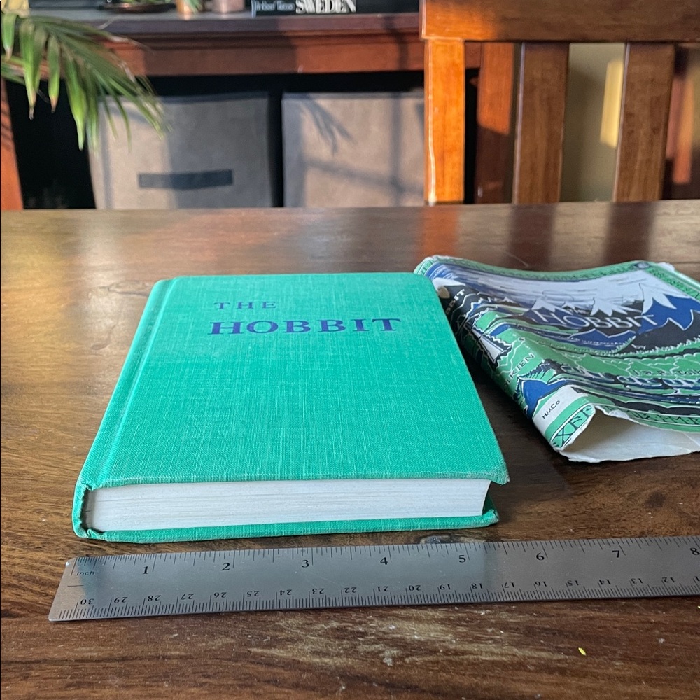 Vintage Tolkien THE HOBBIT Green Hardcover Book with Original Dust Jacket 80s - Picture 8 of 16